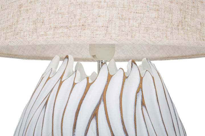 Boho chic bordlampe i hvid, polyresin, metal og stof – 35x48 cm