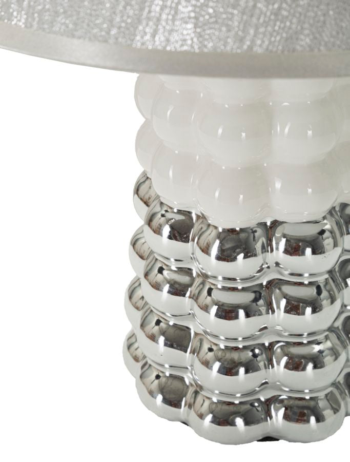 Glam bordlampe i keramik, jern og stof – 23x33 cm