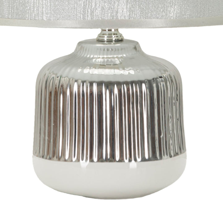 Glam bordlampe i keramik, jern og stof – 20x29 cm