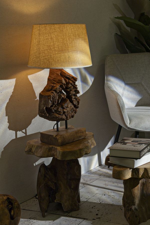 Lampe i teaktræ – 35x69 cm