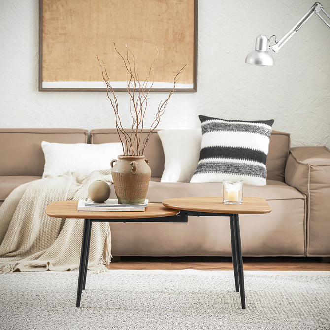 Sofabord med åbent design og naturlig farvekombination - Skaber en elegant atmosfære