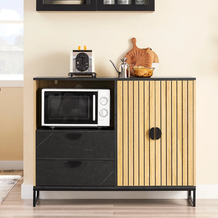 Kompakt køkkenhelt: buffetskab med mikrobølgeovnsfag og moderne jalousidør (eg/sort), 107×40×85 cm