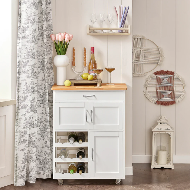 7 skandinaviske møbler der gør dit hjem både smukkere og mere funktionelt