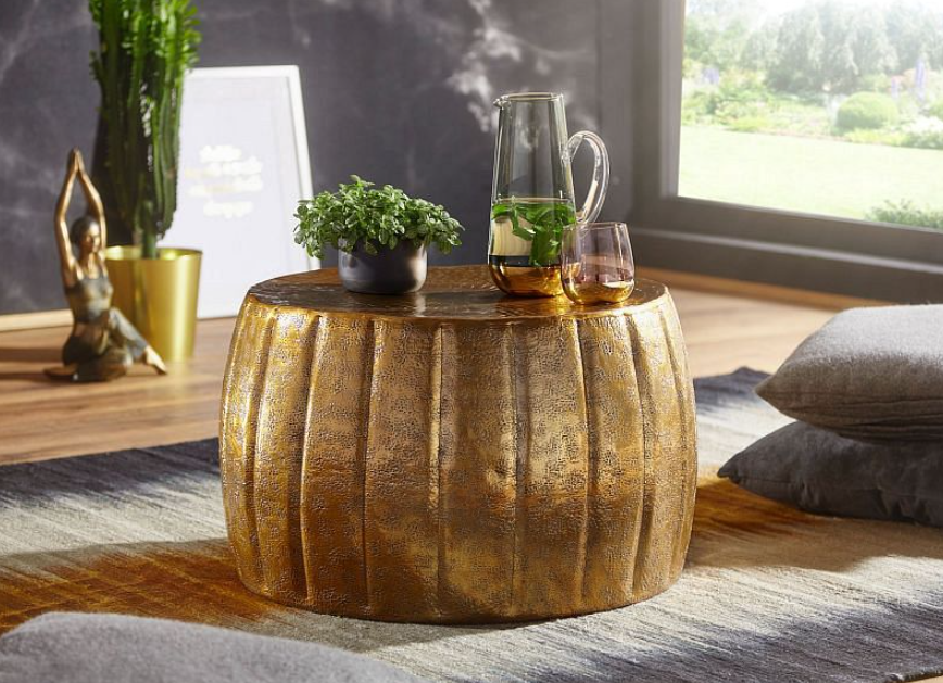 Runde sofaborde i metal: 6 modeller der fungerer som møbel og skulptur
