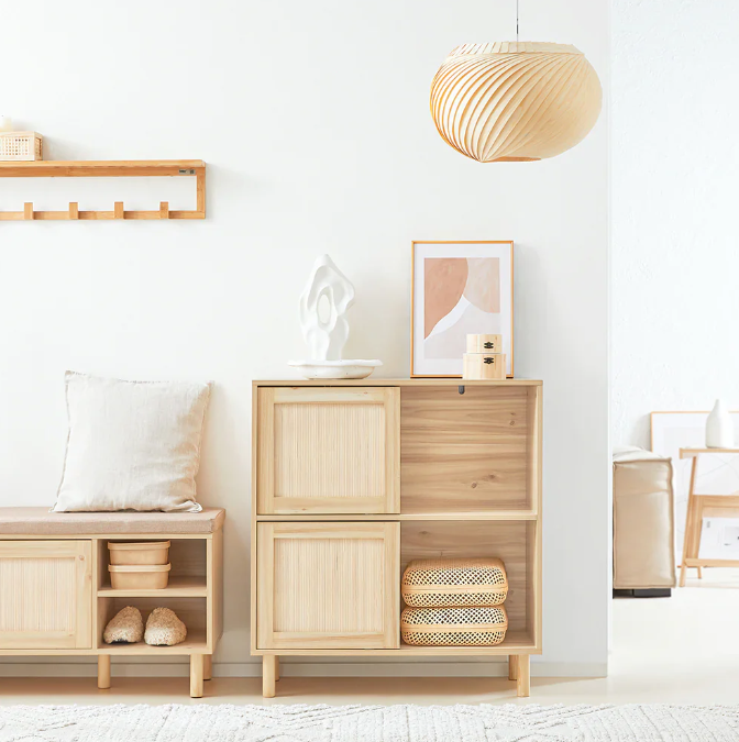 Det oversete møbel: Sådan bruger du en kommode i stuen i stedet for et tv-bord