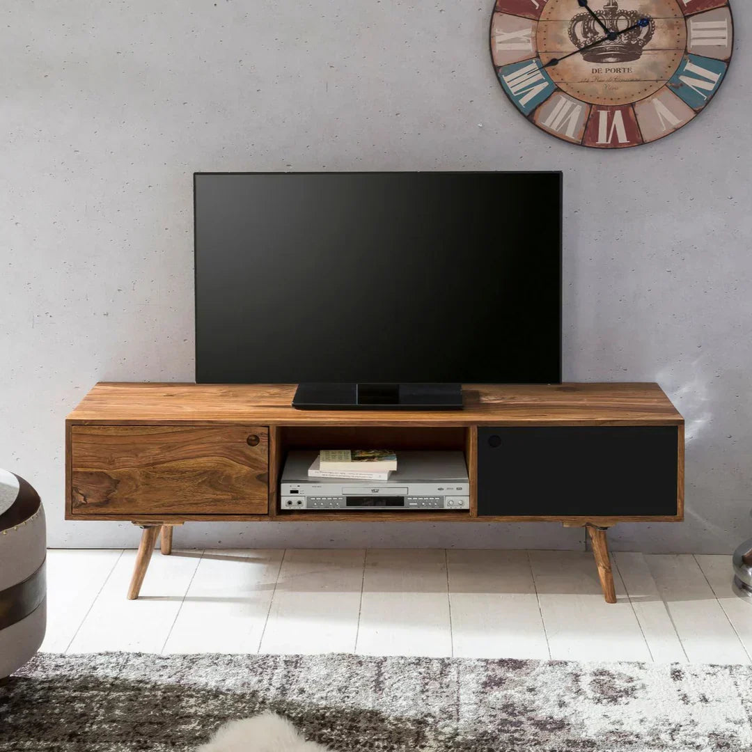 Tv borde der løfter rummet, også når fjernsynet er slukket