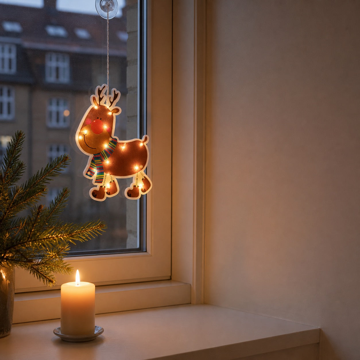 5 fejl der får julepynt til at fylde for meget i et lille hjem i et lille rum med træ og rolige materialer