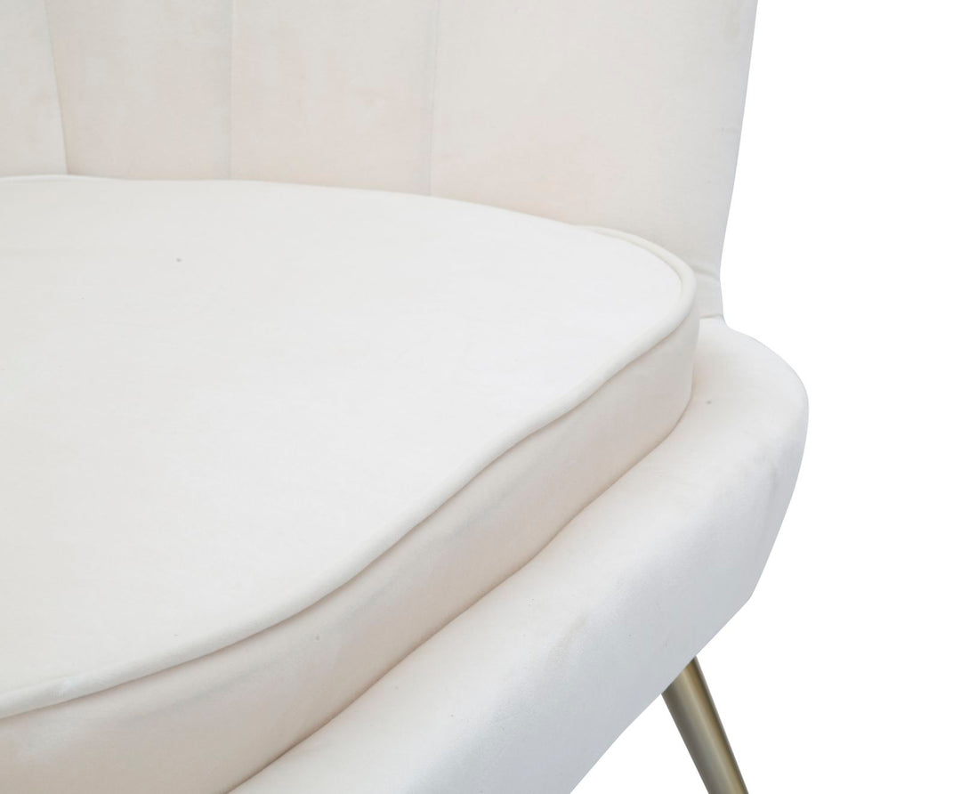 Glam sofa i creme-hvid, stof og metal – 130x74x84 cm