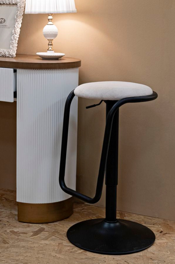 Barstol i sort, jern, træ og polyester – 41x61 cm