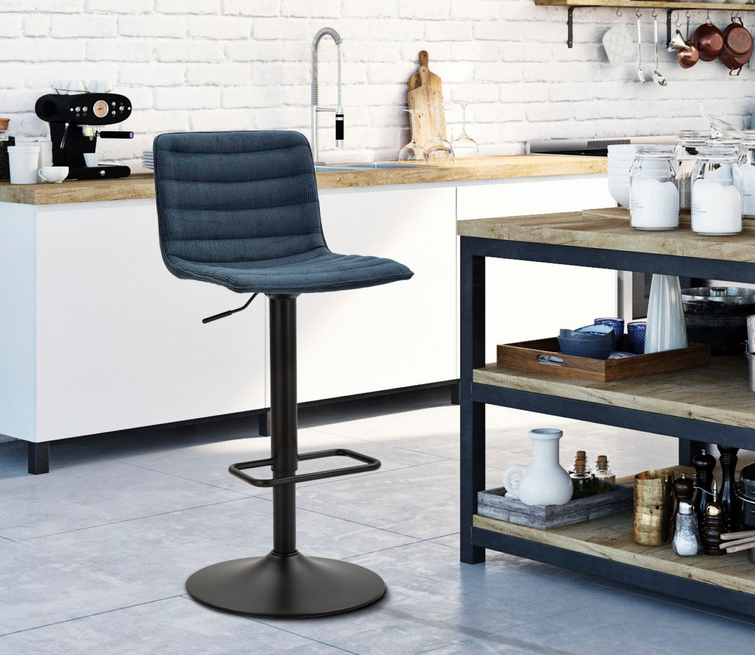 Barstol i sort, jern, træ og polyester – 43x49x5 85x5 82x5 cm