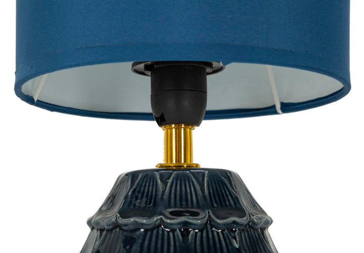 Moderne bordlampe i keramik, jern and stof – 15x30x5 cm