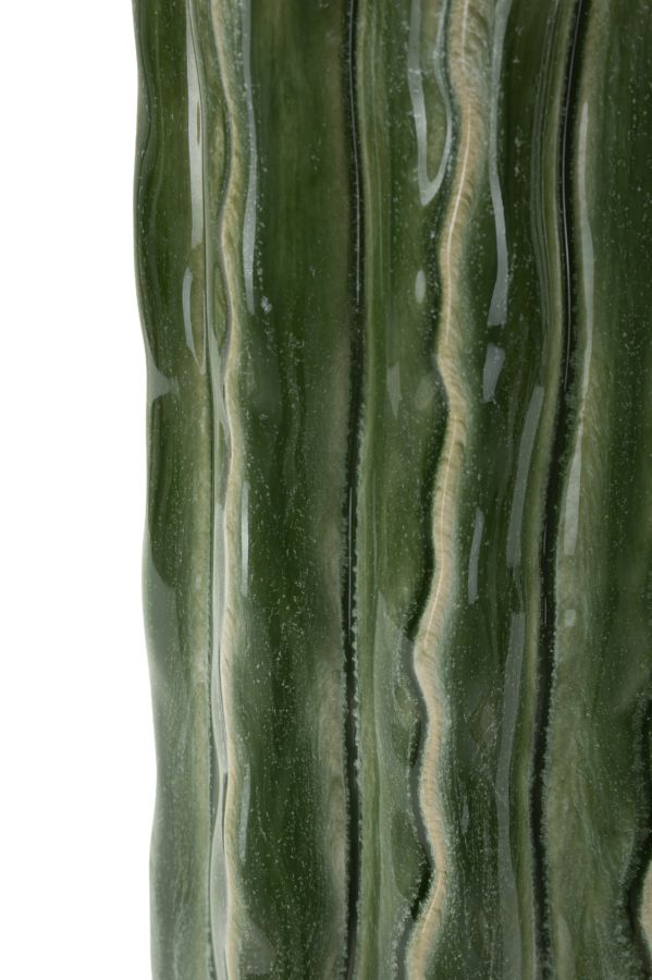 Smuk keramisk vase i grøn farve – 12x31x5 cm