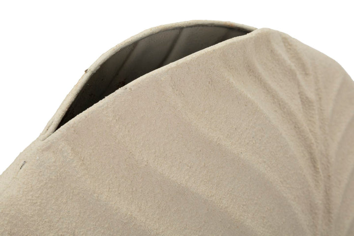 Moderne vase i creme, jern – 32x5x13 cm