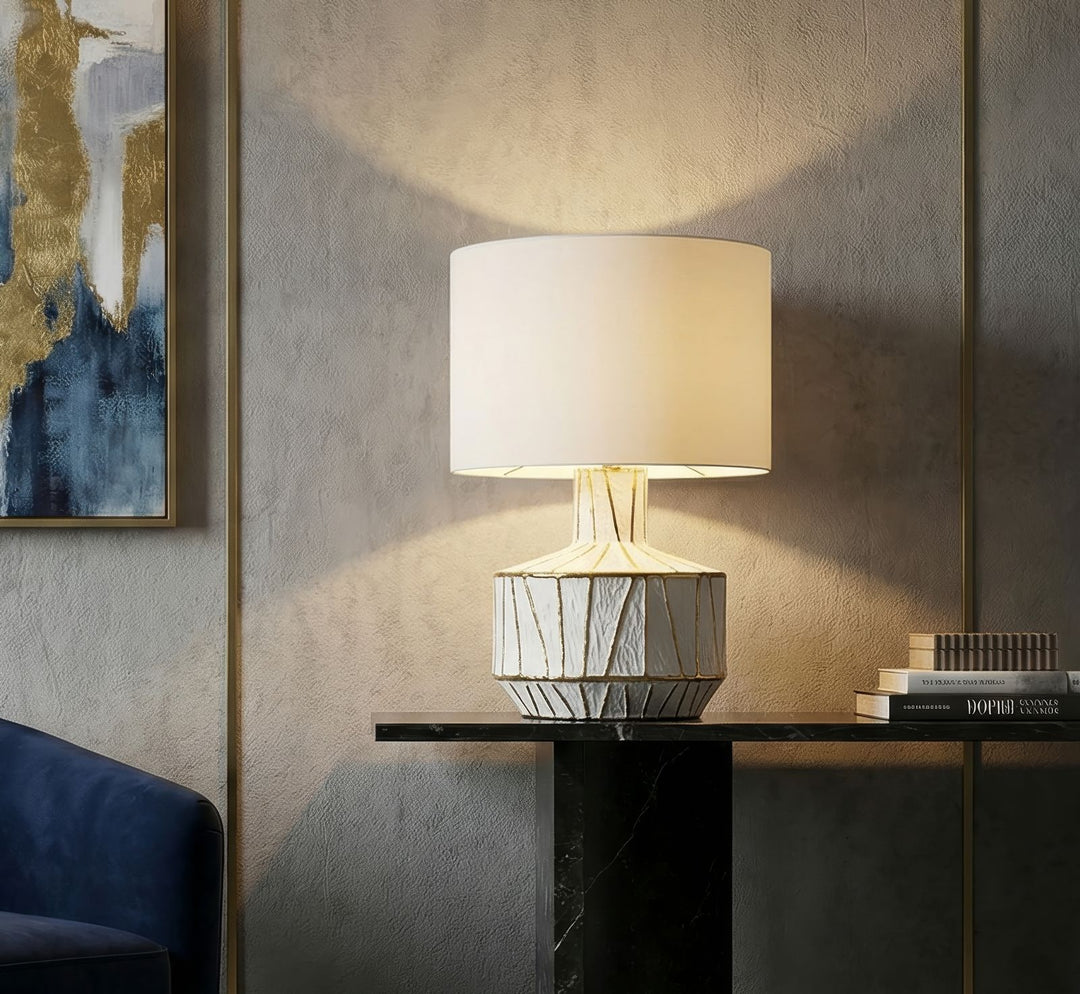 TANGERI TABLE LAMP – Hvid/guld bordlampe (Ø40 x 60 cm)