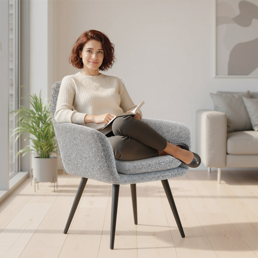 Moderne accentstol, polstret stol med metalben, linnedlook, lysegrå