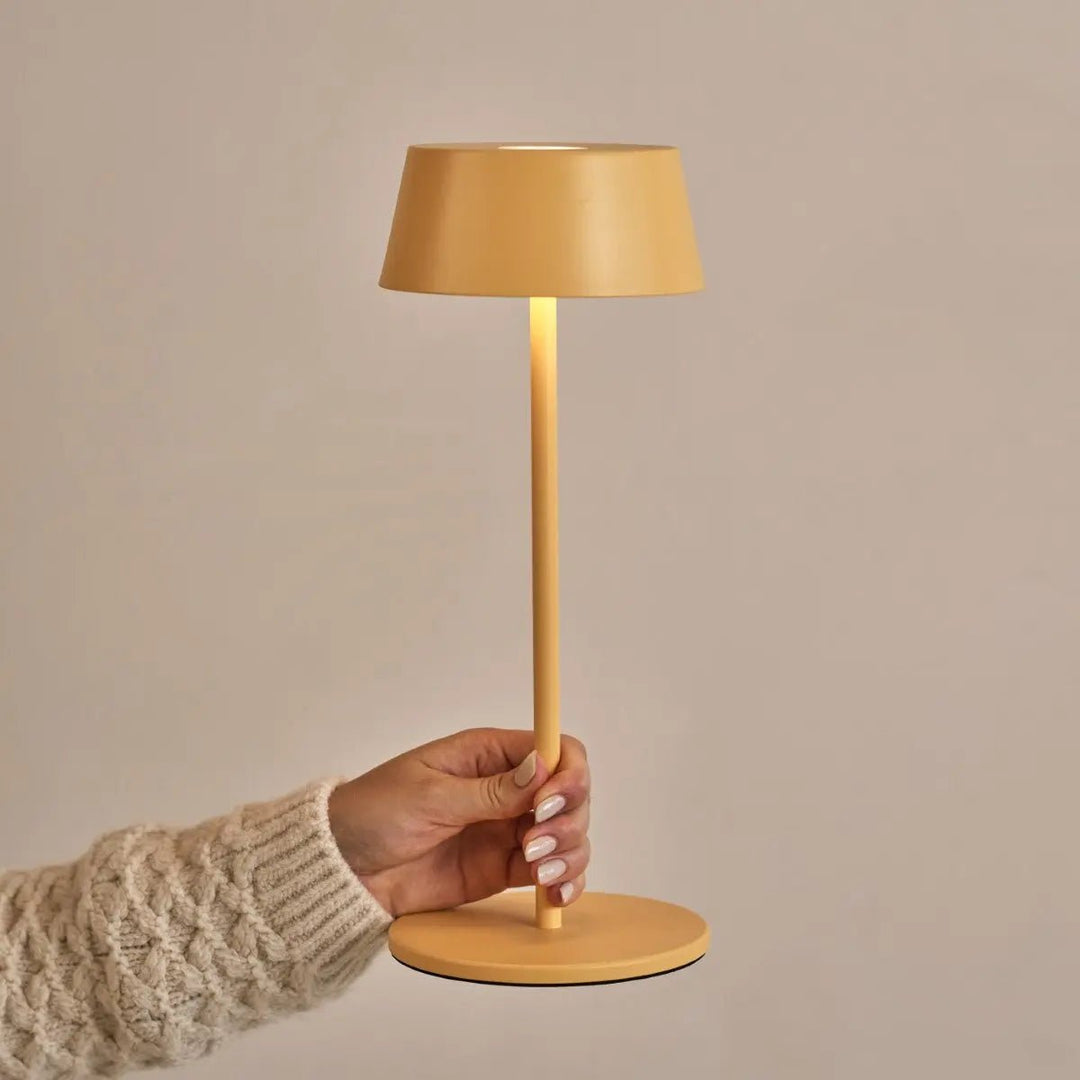 Hugo Amber Gul Genopladelig Bordlampe
