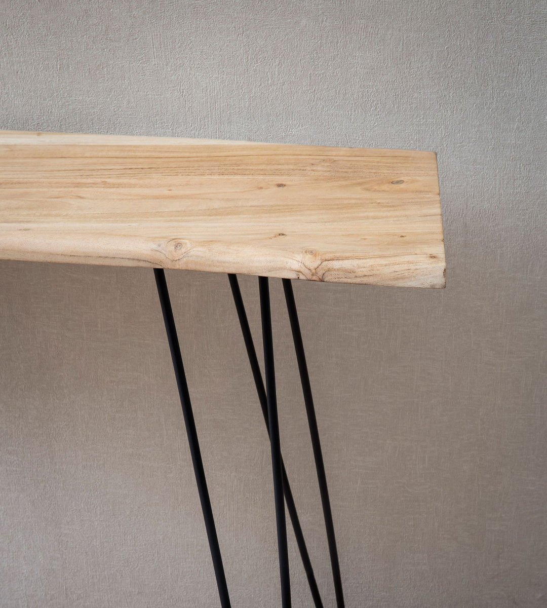 Konsolbord 150x36x75 cm, massivt akacietræ, levende kant, skænk, entrebord med hårnåleben, smalt, moderne, entrebord med metalstel, langt, højt entrebord