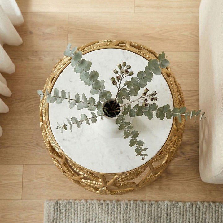 Rundt Sidebord 40 cm i Guld Aluminium med Hvid Marmorbordplade – Moderne Designbord