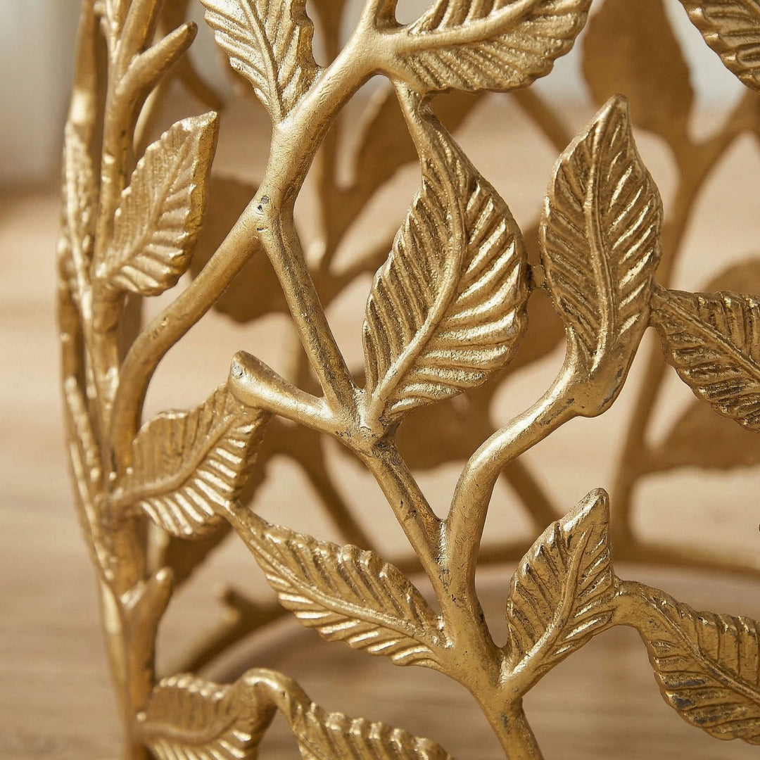 Rundt Sidebord 40 cm i Guld Aluminium med Hvid Marmorbordplade – Moderne Designbord