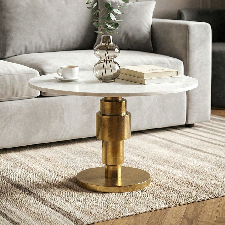 Rundt Sofabord 60 cm i Guld Aluminium med Hvid Marmorbordplade – Moderne Designbord