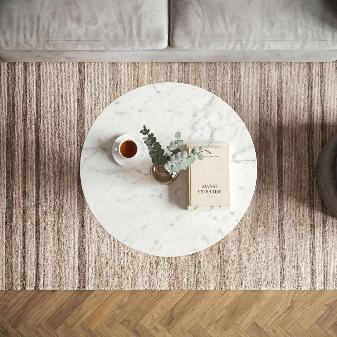 Rundt Sofabord 60 cm i Guld Aluminium med Hvid Marmorbordplade – Moderne Designbord