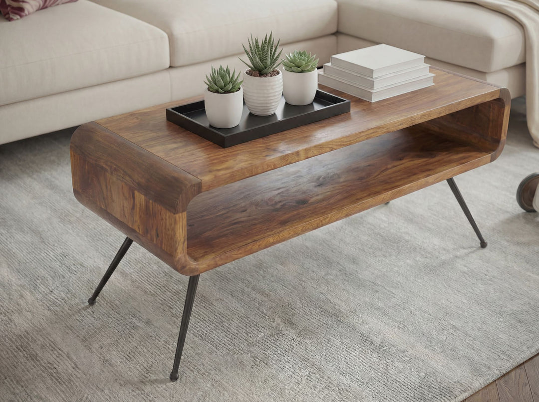 Sofabord 105 cm i Massivt Mangotræ og Metal – Rektangulært Designbord med Hylde