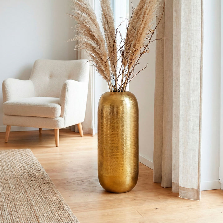 Guldfarvet Gulvvase 60 cm i Aluminium – XL Designvase til Stuen