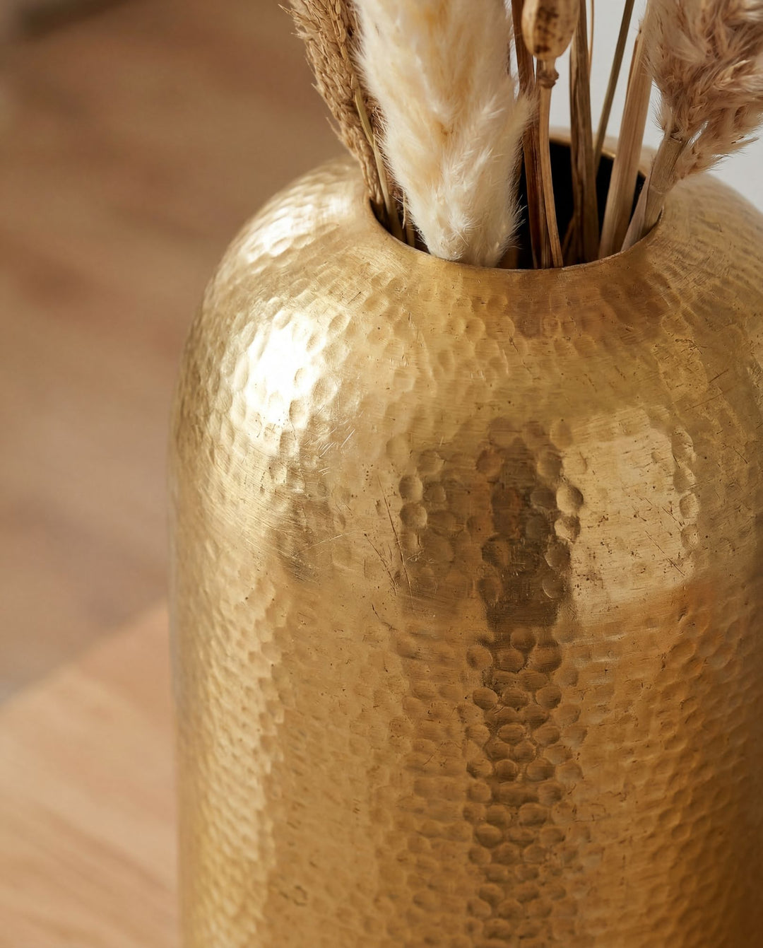 Dekovase 45 cm i Guld Aluminium – Moderne Rund Metalvase til Boligindretning
