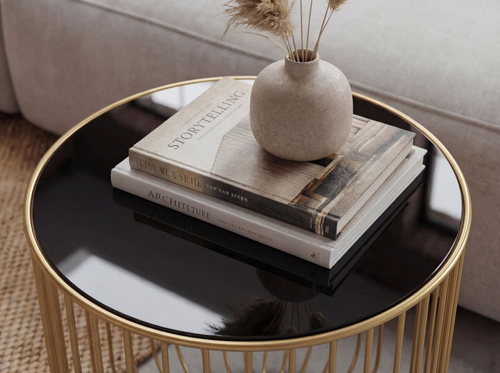 Rundt Sidebord 40 cm i Guld Metal med Glasplade – Moderne Designbord med Gitterstel