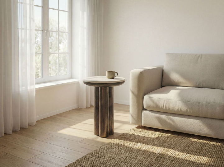 Rundt Sidebord 36 cm i Aluminium med Hvid Marmorbordplade – Moderne Designbord