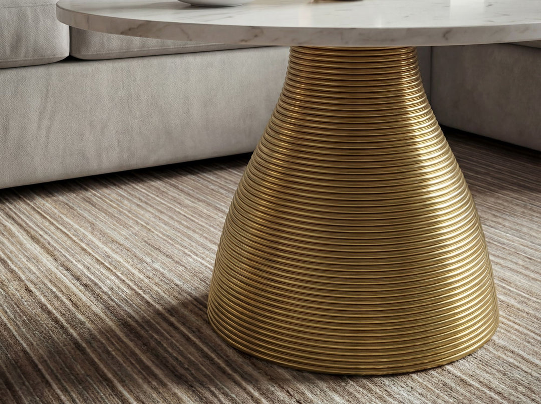 Rundt Sofabord 60 cm i Guld Aluminium med Hvid Marmorbordplade – Moderne Designbord