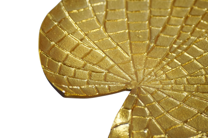 Rundt Sidebord 57 cm i Guld Aluminium – Seerosen Designbord