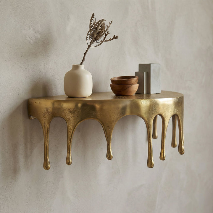 Guldfarvet Væghylde 35 cm – Dråbeformet Aluminium Designhylde