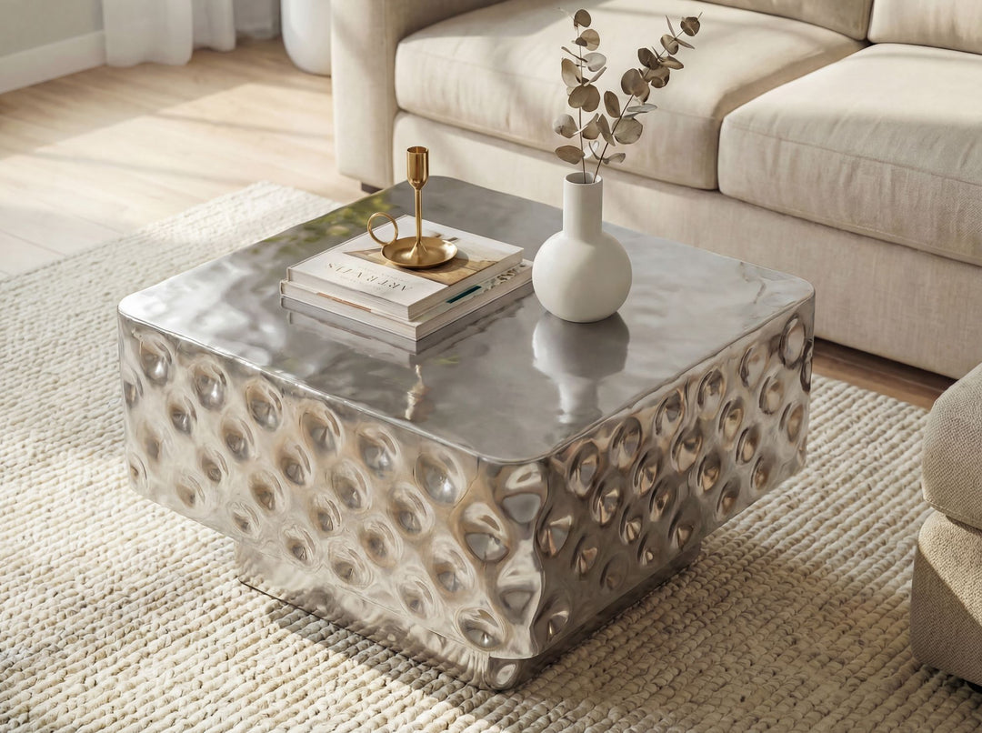 Kvadratisk sofabord i aluminium - 60 x 60 cm - Sølvfarvet - Hamret design