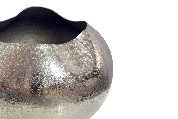Dekorativ vase i aluminium - 30 cm - Sølvfarvet - Håndlavet