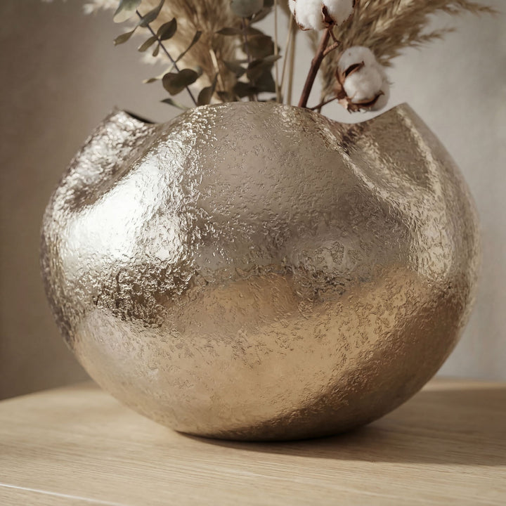 Dekorativ vase i aluminium - 30 cm - Sølvfarvet - Håndlavet