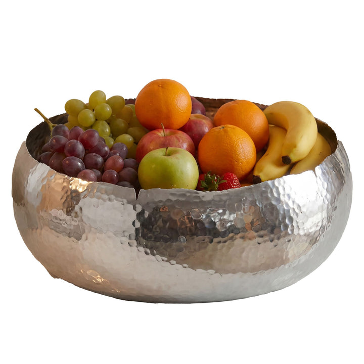 Frugtskål i sølvfarvet metal 35 cm – rund borddekoration – moderne frugtskål med hamret finish i aluminium – elegant håndlavet skål