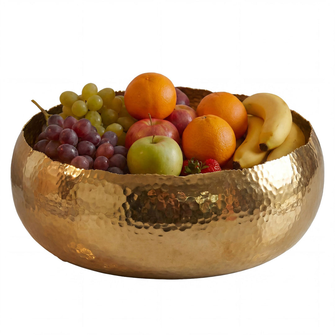 Frugtskål i guldfarvet metal 35 cm – rund borddekoration – moderne frugtskål med hamret finish i aluminium – elegant håndlavet skål