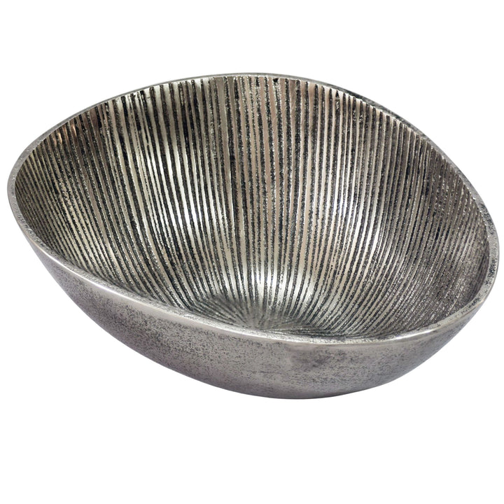 Frugtskål i sølvfarvet metal 30 cm – oval borddekoration – moderne frugtskål med rillet design i aluminium – elegant håndlavet skål