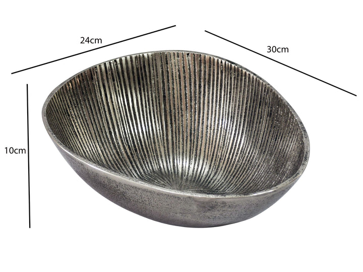 Frugtskål i sølvfarvet metal 30 cm – oval borddekoration – moderne frugtskål med rillet design i aluminium – elegant håndlavet skål