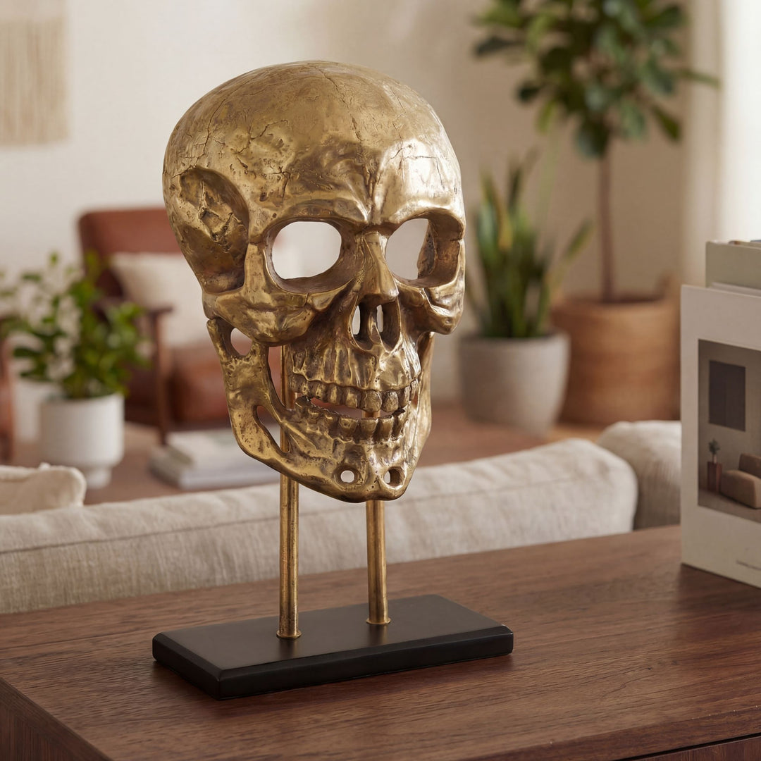 Gulvdekoration kranium i aluminium guld 57 cm – stort dekorativt kranium – moderne stående metaldekoration med stel – håndlavet boligdekoration