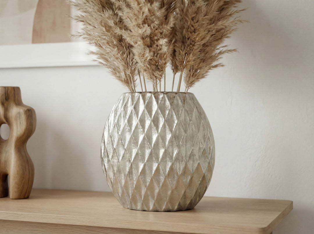 Dekorativ vase i aluminium - 33,5 cm - Sølv - Håndlavet