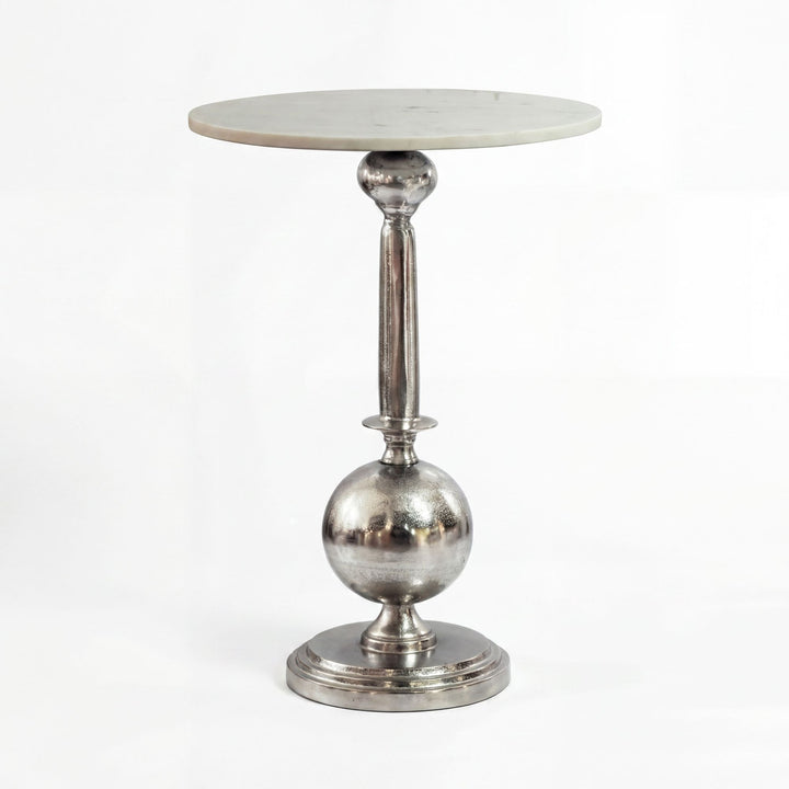 Rundt sidebord med hvid marmorplade og sølvfarvet metalstel - Ø40 cm - Håndlavet