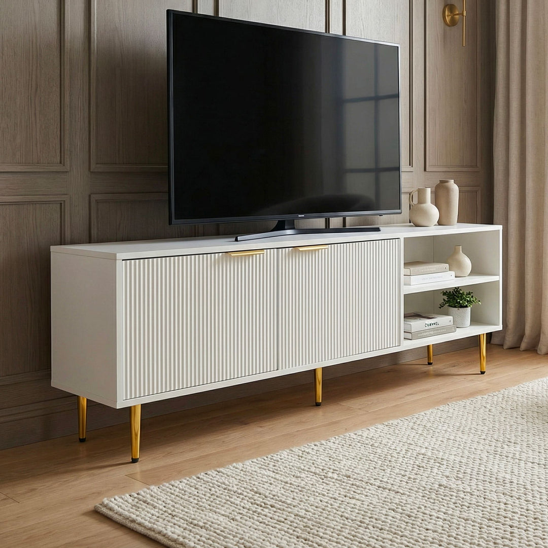 Lavt TV-møbel hvidt 150 cm - TV-møbel med lamelfront - TV-kommode med 2 låger og åbne rum