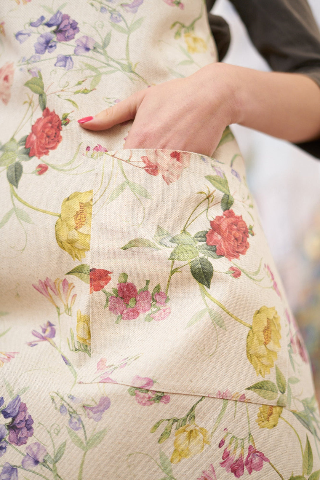 Dameforklæde med enkelt design i bomuld-hør-mix med print, Blossom kollektion