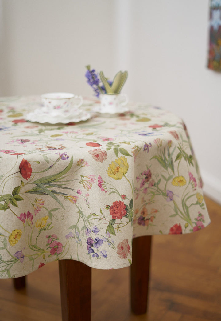 Rund dug i bomuld-hør-blanding, printet, Blossom kollektion