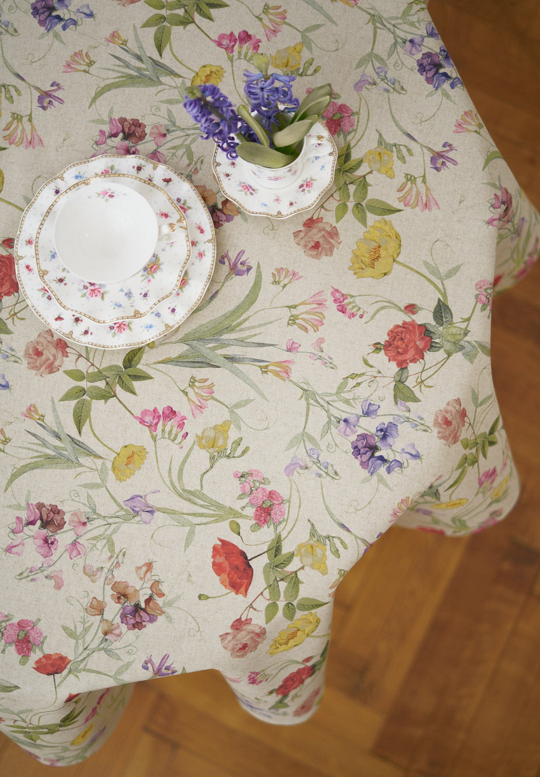 Rund dug i bomuld-hør-blanding, printet, Blossom kollektion