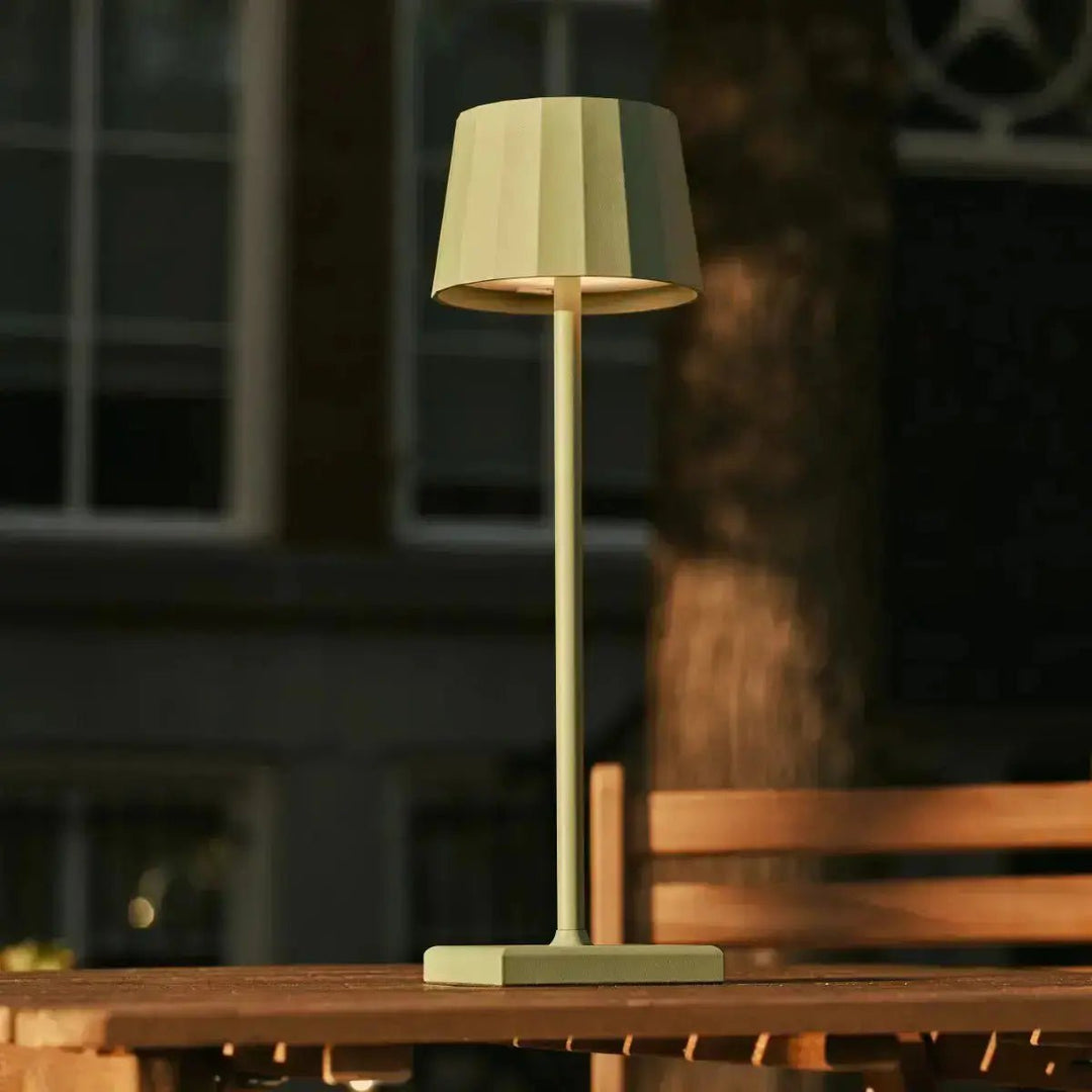 Wouter Sage Grøn genopladelig bordlampe