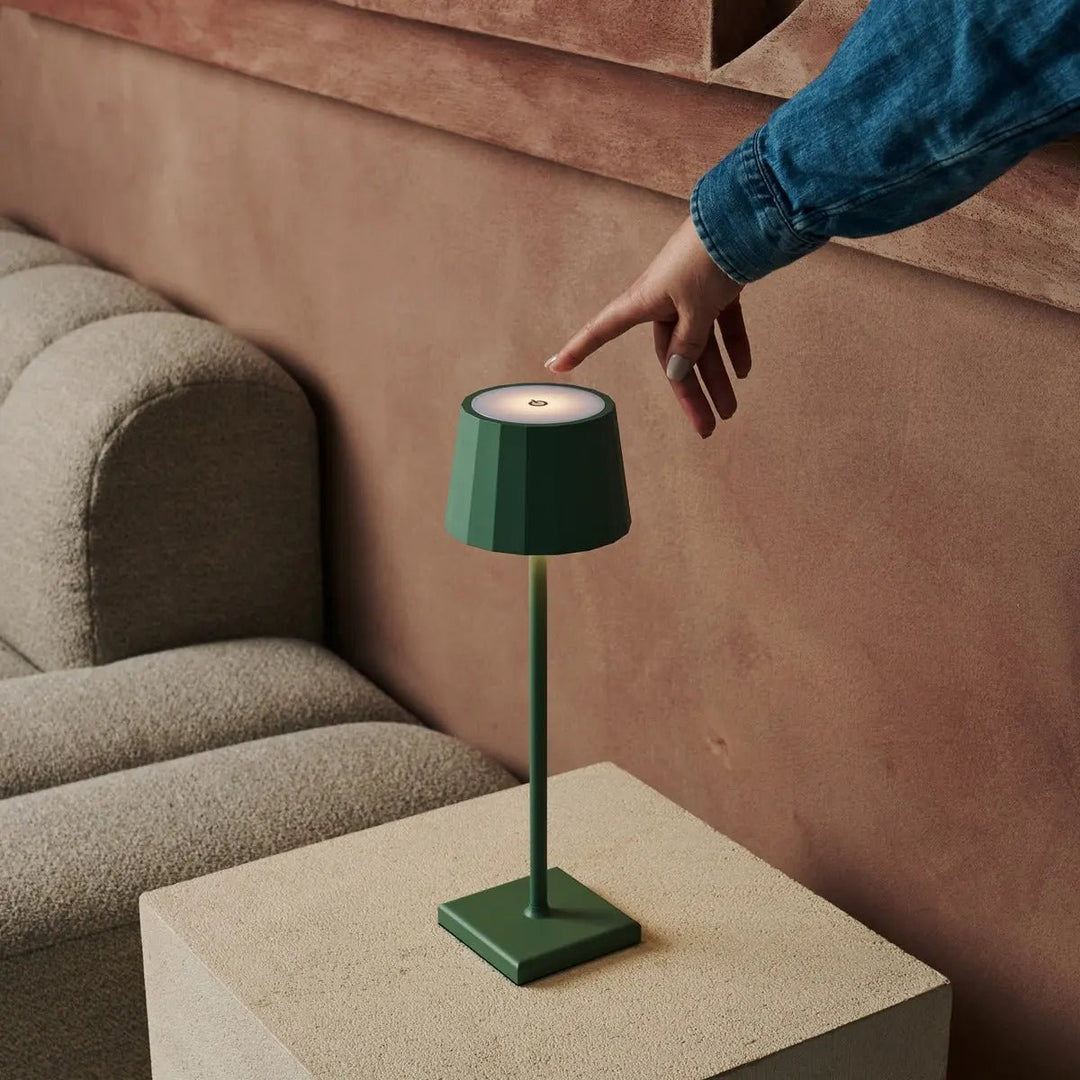 Wouter Sage Grøn genopladelig bordlampe