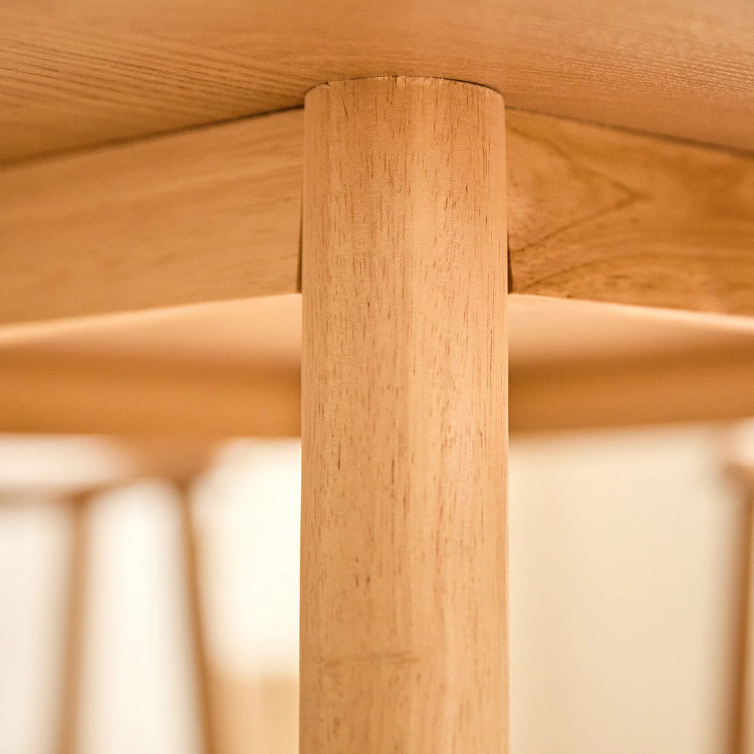 TRADITION spisebord i fyrretræ – rustik charme og plads til seks